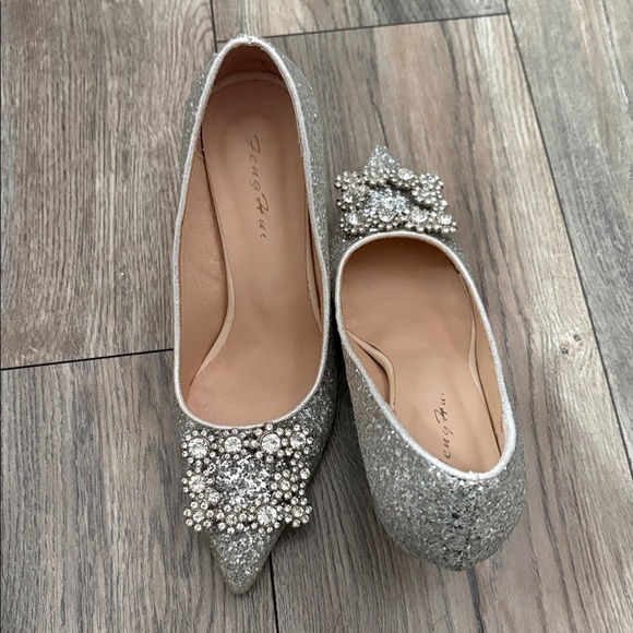 Elegant Silver Glitter Heels - Picture 2 of 3